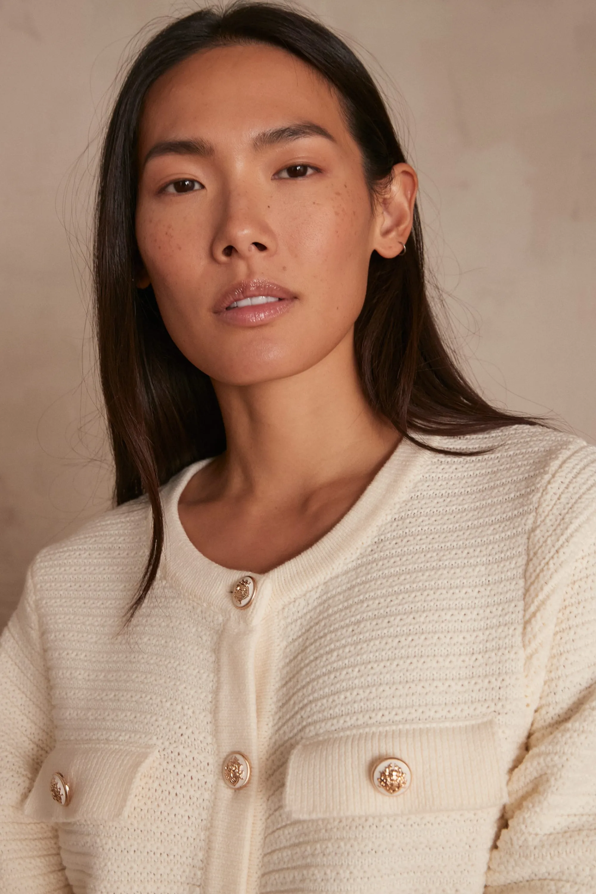 Maison 123 Gilets Courts>Gilet LILY Produit labellisé We Care mettant en avant l'utilisation de matières plus responsables et la valorisation de la production locale CREME