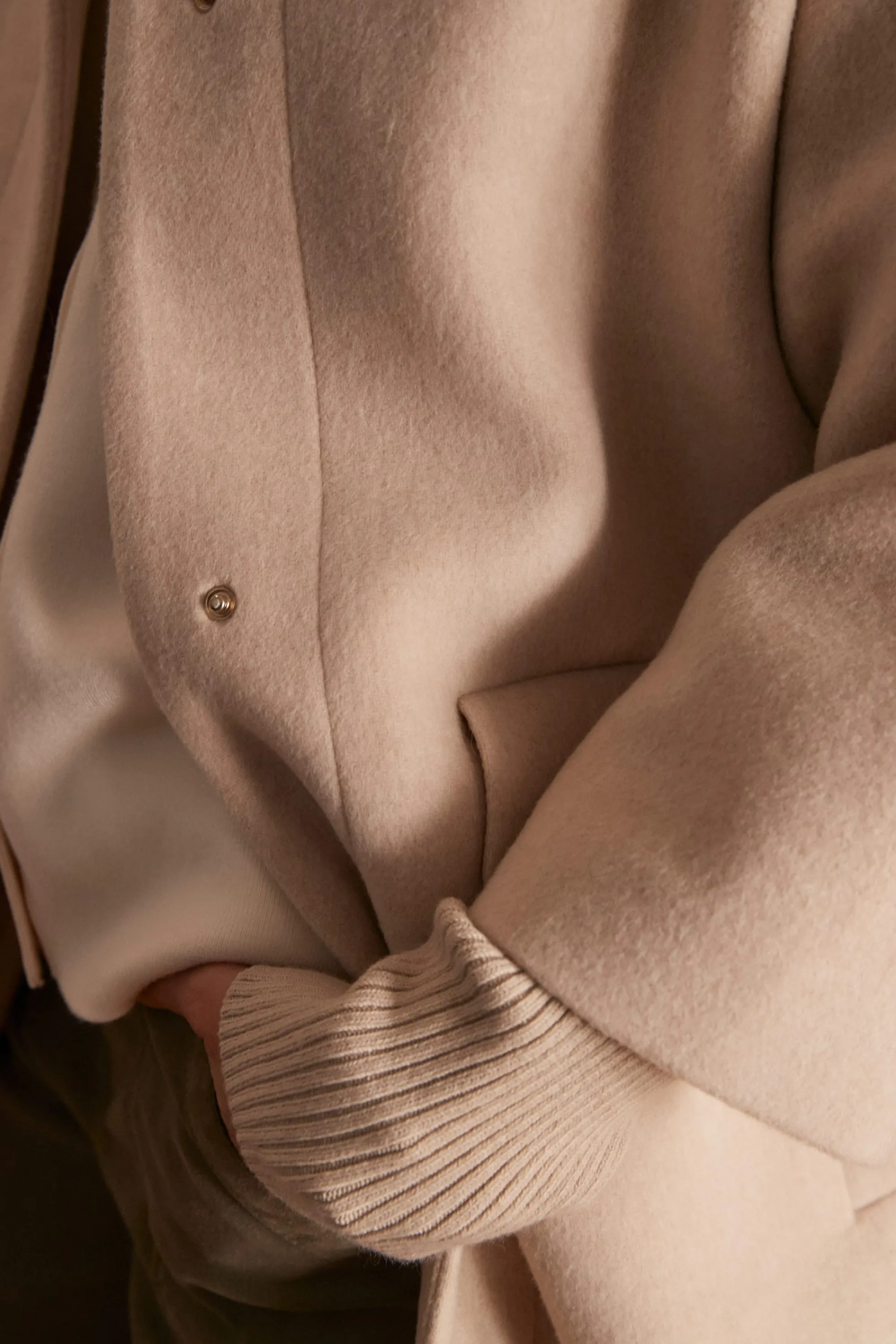 Maison 123 Manteaux Longs | Manteaux En Laine>Manteau en laine MAGDA Produit labellisé We Care mettant en avant l'utilisation de matières plus responsables et la valorisation de la production locale BEIGE