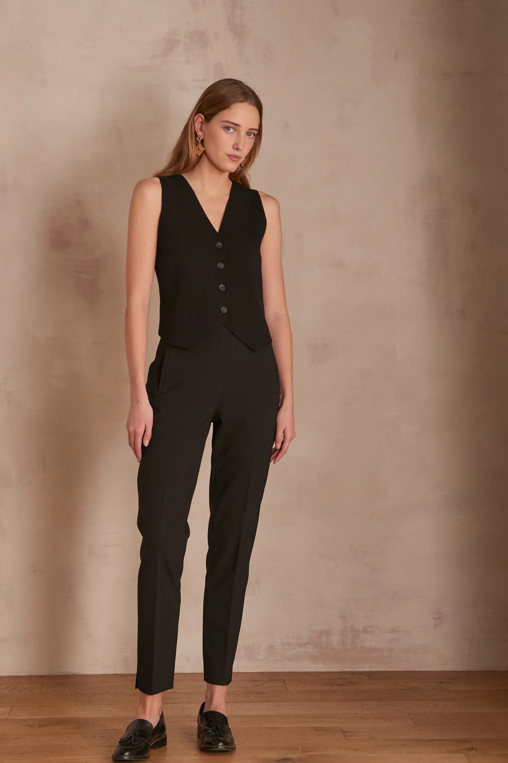 Maison 123 Pantalons De Tailleur | Pantalons Fluides>Pantalon chino LARA Produit labellisé We Care mettant en avant l'utilisation de matières plus responsables et la valorisation de la production locale NOIR