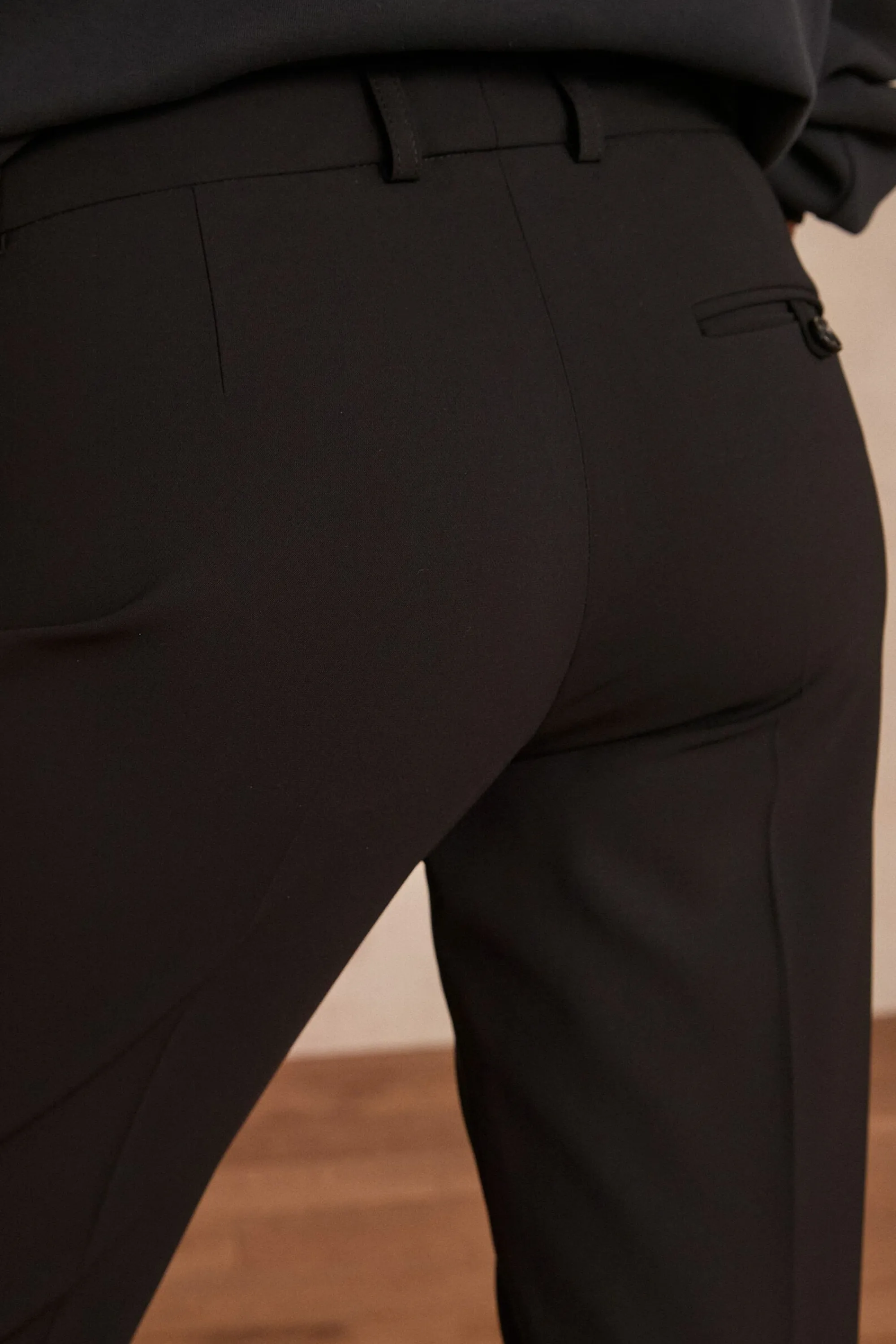 Maison 123 Pantalons De Tailleur | Pantalons Noirs>Pantalon cigarette Valero Produit labellisé We Care mettant en avant l'utilisation de matières plus responsables et la valorisation de la production locale NOIR