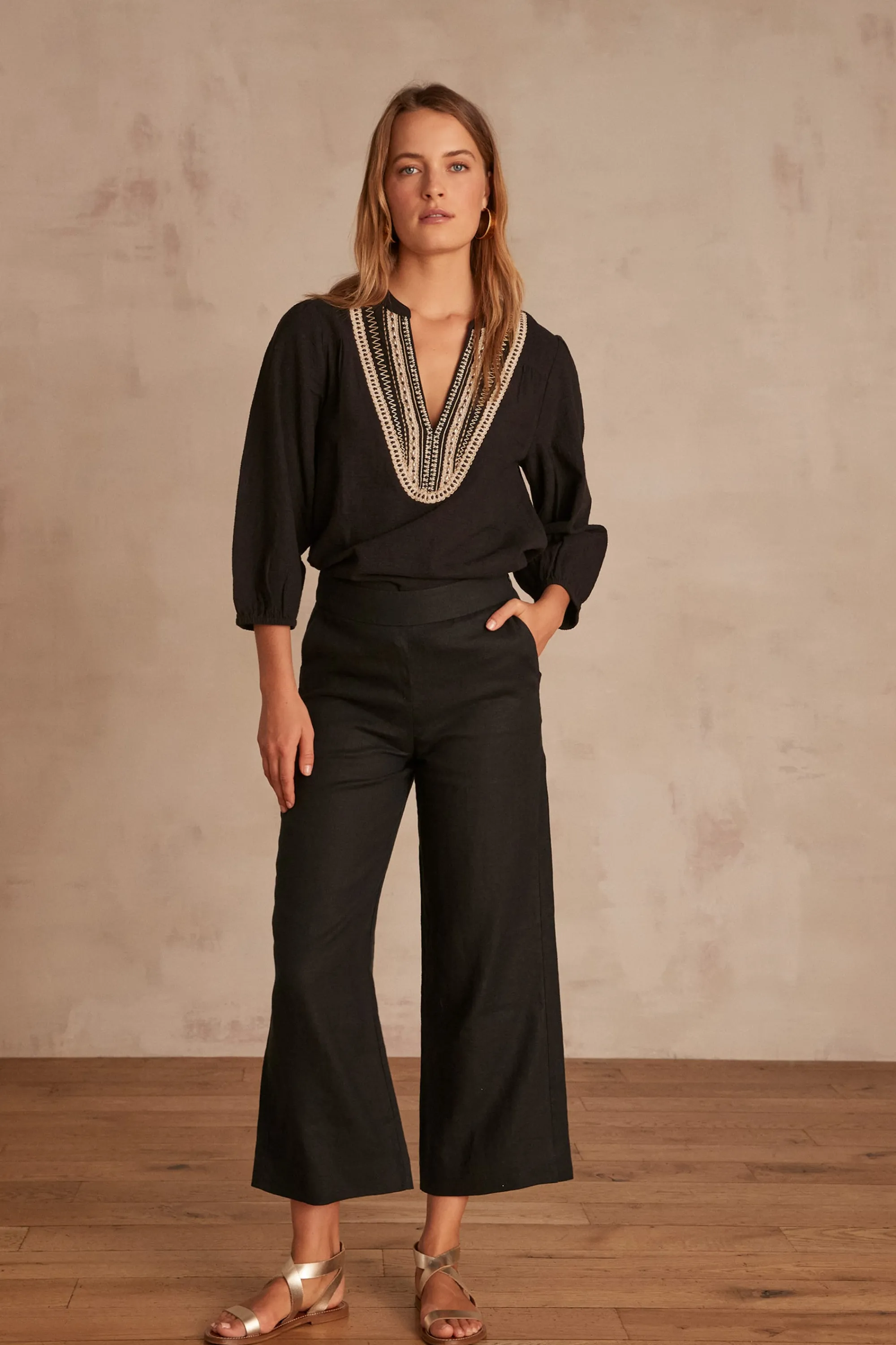 Maison 123 Pantalons Fluides | Pantalons Larges>Pantalon droit en lin Pio Produit labellisé We Care mettant en avant l'utilisation de matières plus responsables et la valorisation de la production locale NOIR