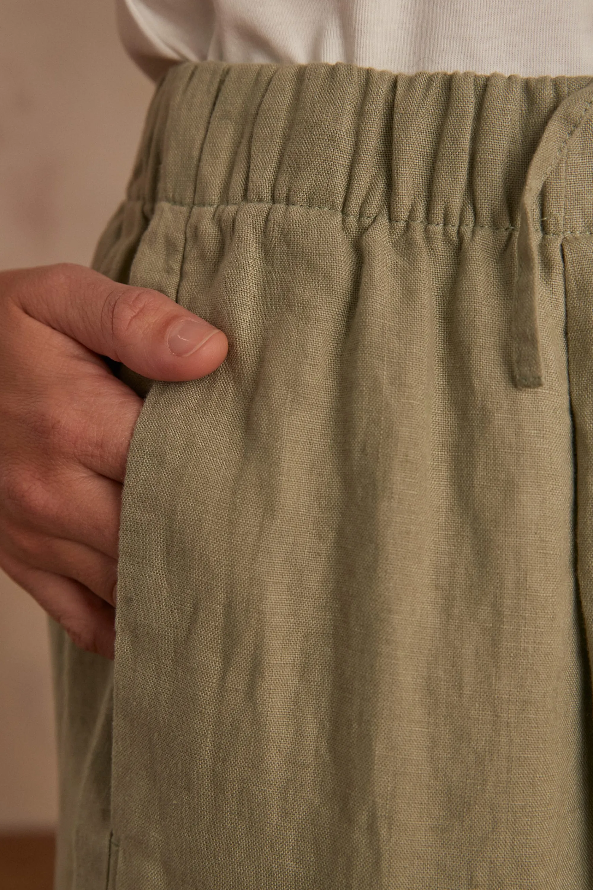 Maison 123 Pantalons Fluides | Pantalons Larges>Pantalon en lin PRINCE Produit labellisé We Care mettant en avant l'utilisation de matières plus responsables et la valorisation de la production locale AMANDE