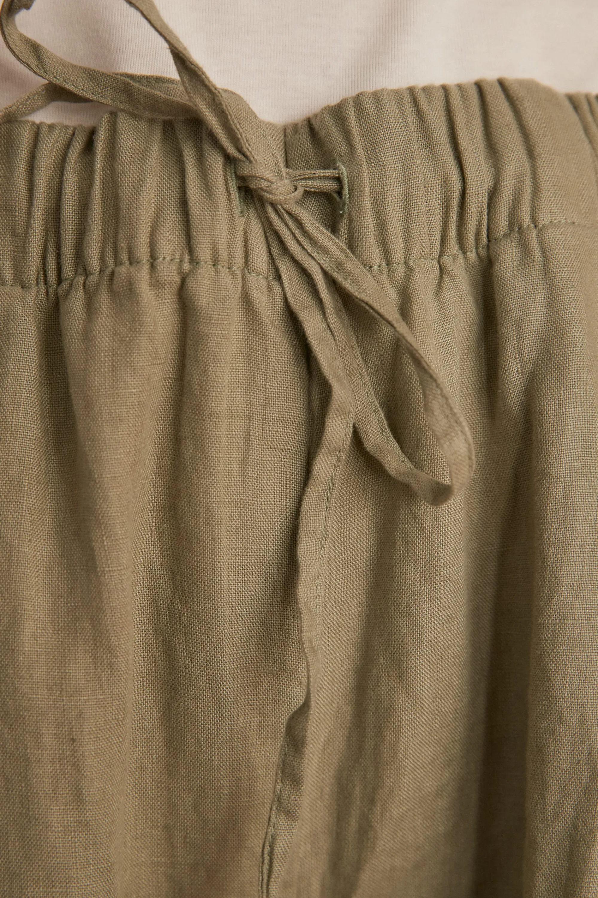 Maison 123 Pantalons Fluides | Pantalons Larges>Pantalon en lin PRINCE Produit labellisé We Care mettant en avant l'utilisation de matières plus responsables et la valorisation de la production locale AMANDE